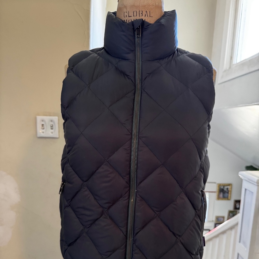 Patagonia W's Prow Bomber Vest Green Industrial Green Size Small